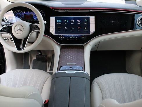 Used 2023 Mercedes-Benz EQS 580 4MATIC SUV image 32