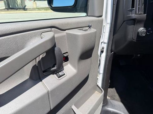 Used 2016 Chevrolet Express 3500 LT w/ LT Preferred Equipment Group RWD image 25