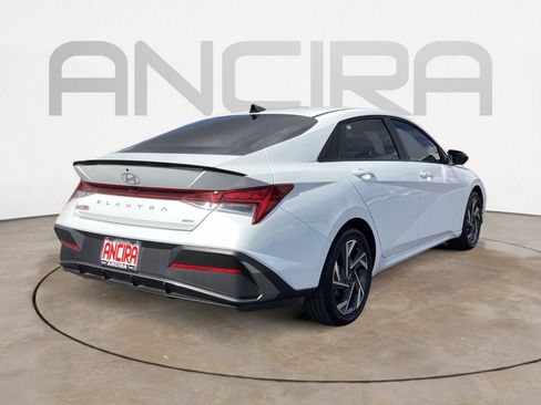 Used 2025 Hyundai Elantra SEL FWD image 14