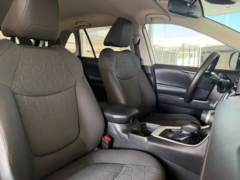 Used 2020 Toyota RAV4 XLE AWD/4WD image 23