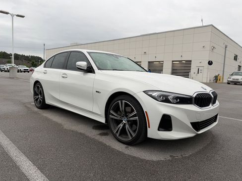 Used 2023 BMW 330e w/ Driving Assistance Package RWD image 4