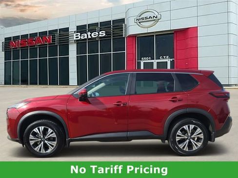Used 2023 Nissan Rogue SV image 3
