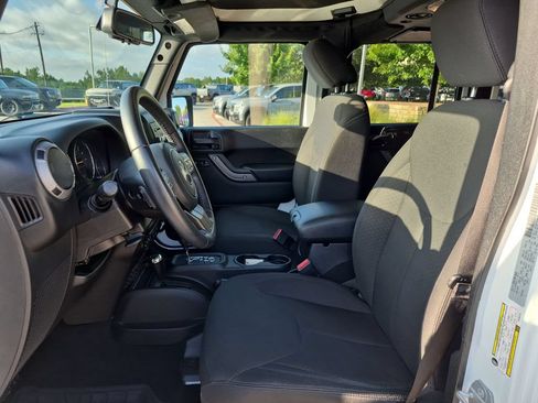 Used 2017 Jeep Wrangler Unlimited Sport w/ Quick Order Package 24S AWD/4WD image 22