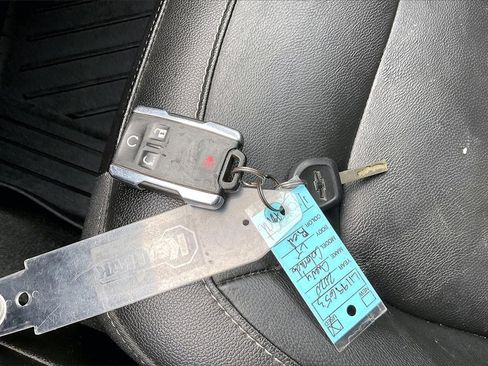 Used 2020 Chevrolet Colorado Z71 image 36