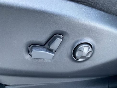 New 2026 Chrysler Pacifica Select image 26