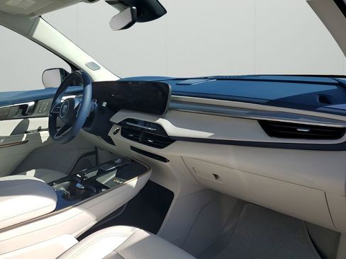 New 2026 Buick Enclave Avenir w/ Super Cruise Package FWD image 14