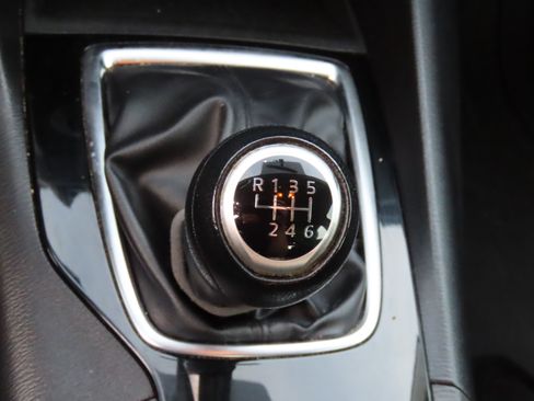 Used 2015 MAZDA MAZDA3 i Sport image 24