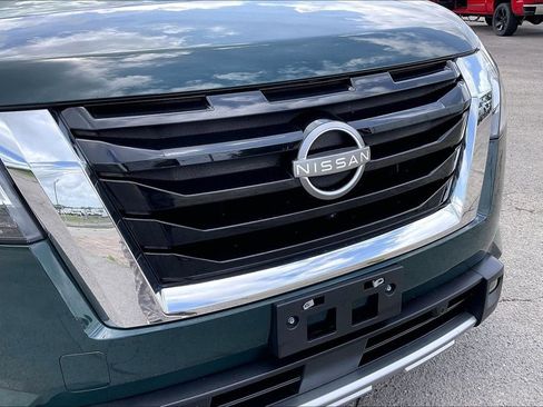 Used 2024 Nissan Pathfinder SL w/ SL Premium Package image 34