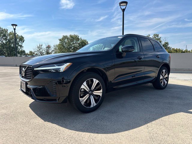 Certified 2024 Volvo XC60 T8 Plus w/ Climate Package AWD/4WD image 4