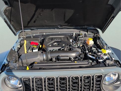 Certified 2025 Jeep Wrangler Sport image 37