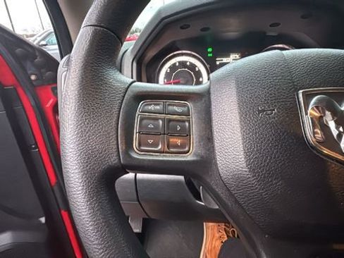 Used 2018 RAM 1500 Express image 17