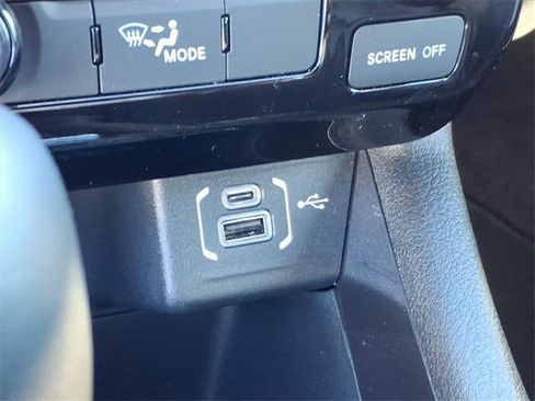 New 2026 Jeep Compass Latitude image 9