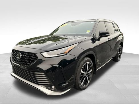 Used 2021 Toyota Highlander XSE AWD/4WD image 1