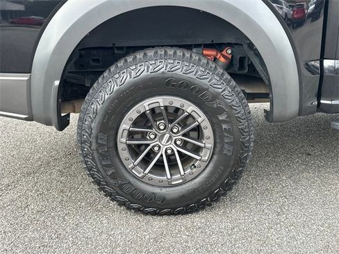 Certified 2019 Ford F150 Raptor w/ Equipment Group 802A Luxury image 17