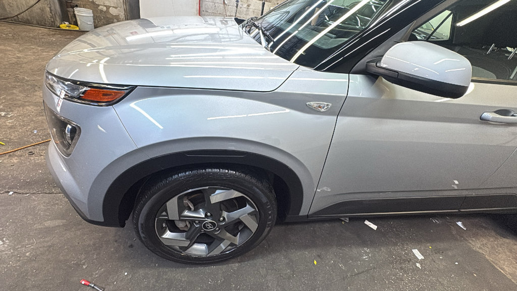Used 2022 Hyundai Venue SEL w/ Cargo Package FWD image 9