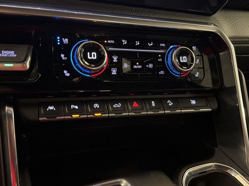 Used 2023 GMC Sierra 1500 Denali AWD/4WD image 16