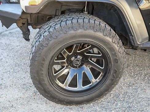 Used 2018 Jeep Wrangler Unlimited Sport S image 7