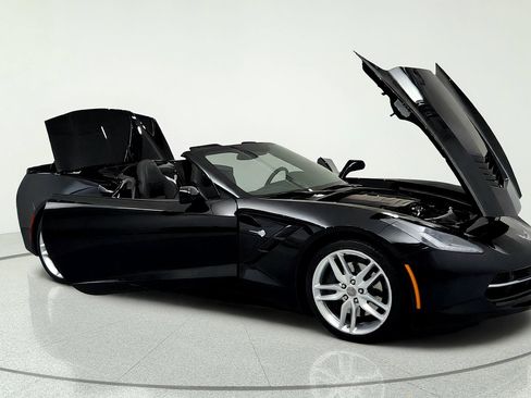 Used 2016 Chevrolet Corvette Stingray Convertible w/ 2LT Preferred Equipment Group RWD image 14