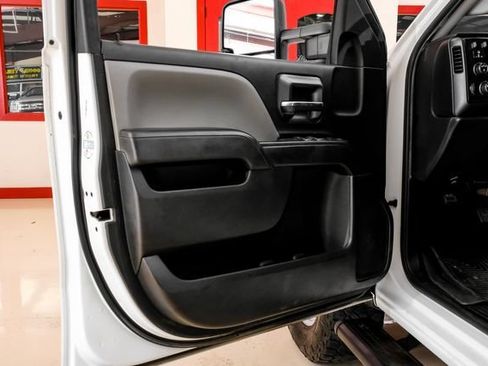 Used 2019 Chevrolet Silverado 2500 W/T AWD/4WD image 39