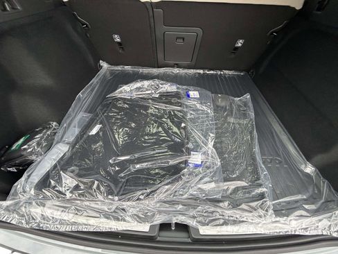 New 2026 Volvo XC60 B5 Plus w/ Protection Package Premier image 17