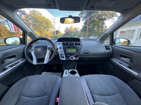 Used 2012 Toyota Prius V Three image 10