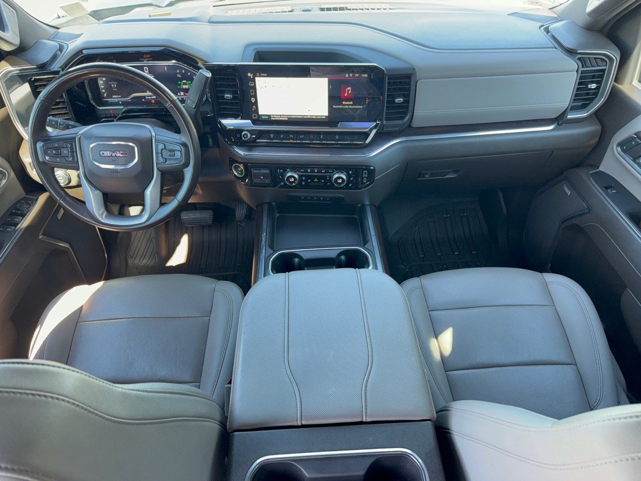 Used 2024 GMC Sierra 3500 SLT w/ SLT Premium Package AWD/4WD image 17