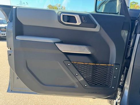 Used 2023 Ford Bronco Badlands image 14