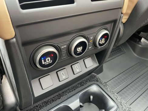 New 2026 Land Rover Defender 110 X-Dynamic SE AWD/4WD image 17