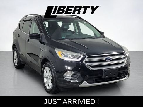 Used 2017 Ford Escape SE w/ SE Leather Comfort Package FWD image 1