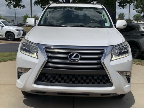 Used 2015 Lexus GX 460 w/ Premium Package AWD/4WD image 3