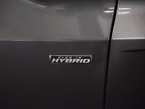 New 2025 Ford Escape SE w/ PHEV Premium Package image 12