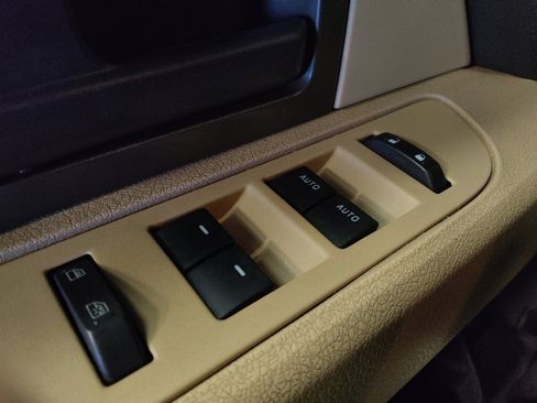 Used 2012 Ford F150 XLT w/ XLT Chrome Pkg image 27