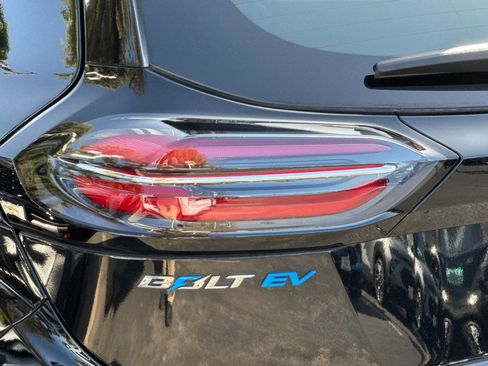 Used 2023 Chevrolet Bolt LT FWD image 45