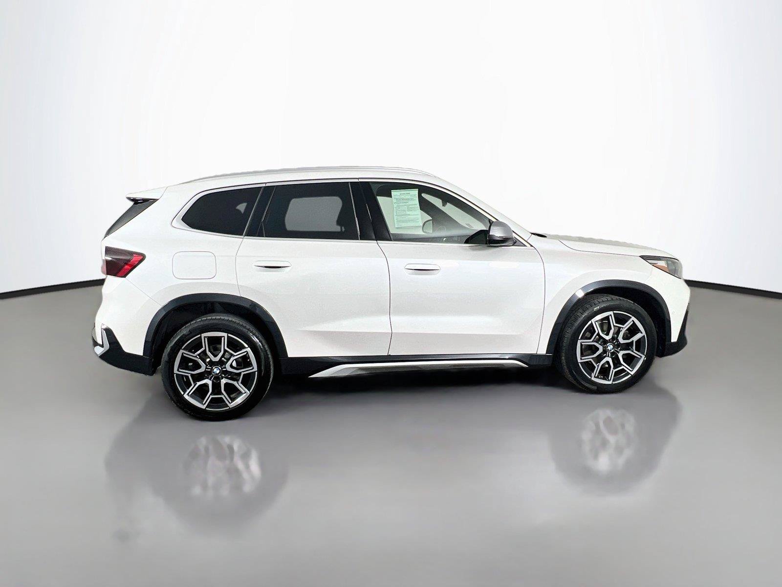 Used 2023 BMW X1 xDrive28i w/ Premium Package AWD/4WD image 7