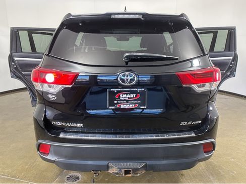 Used 2018 Toyota Highlander XLE image 19