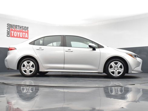 Used 2022 Toyota Corolla LE FWD image 27