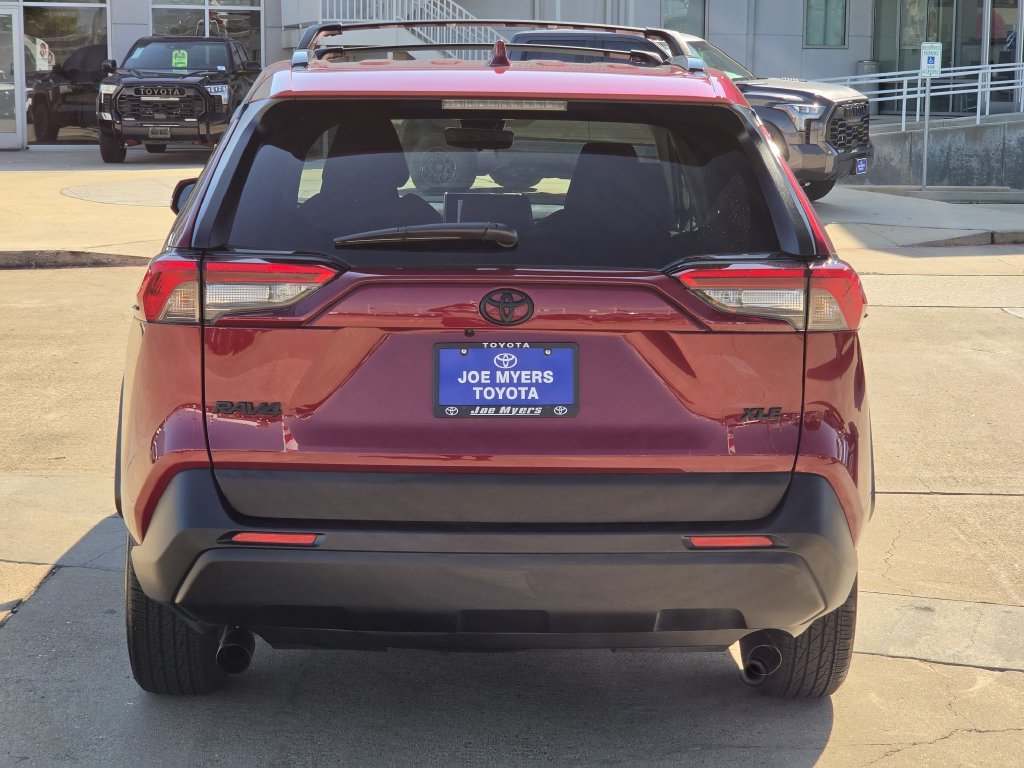 Used 2025 Toyota RAV4 XLE w/ Convenience Package FWD image 8