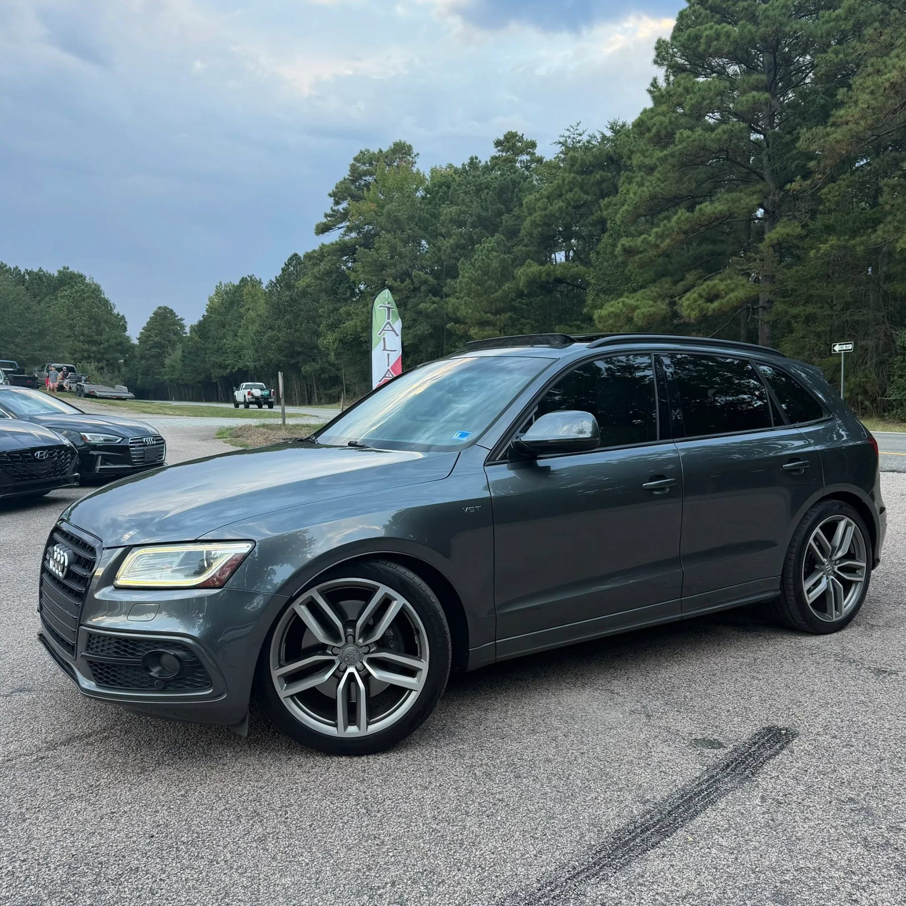 Used 2015 Audi SQ5 Premium Plus AWD/4WD image 4
