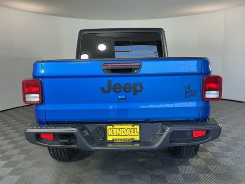 Used 2022 Jeep Gladiator Willys image 5