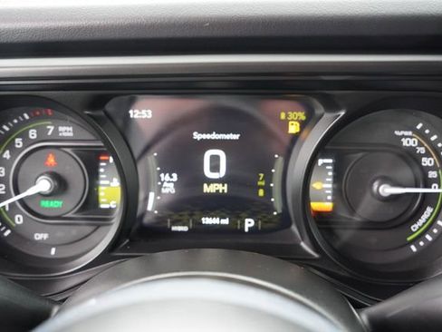 Certified 2025 Jeep Wrangler Unlimited Sahara w/ Safety Group image 34