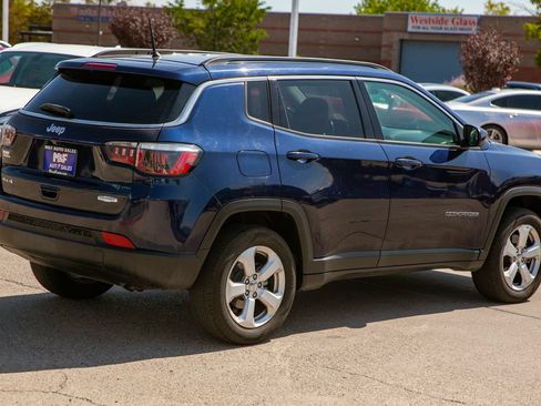 Used 2018 Jeep Compass Latitude AWD/4WD image 4