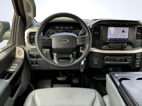 Used 2022 Ford F150 XL w/ Trailer Tow Package image 5