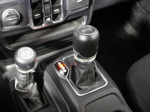 Used 2023 Jeep Wrangler Unlimited w/ Cold Weather Group AWD/4WD image 16