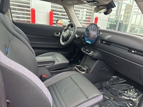 Used 2025 MINI Cooper 2-Door Hardtop FWD image 25