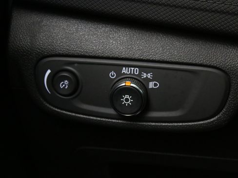 Used 2024 Chevrolet TrailBlazer LS w/ LS Convenience Package FWD image 16