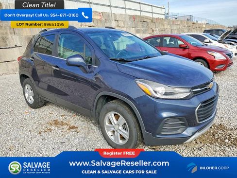 Used 2018 Chevrolet Trax LT w/ Driver Confidence Package AWD/4WD image 5
