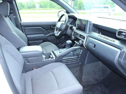 Used 2025 Toyota Tacoma SR RWD image 13