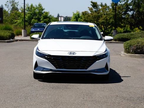 Certified 2021 Hyundai Elantra Limited w/ Cargo Package FWD image 7