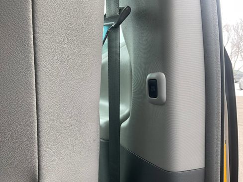 Used 2012 Toyota Sienna XLE image 38