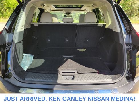 Certified 2023 Nissan Rogue SL AWD/4WD image 18